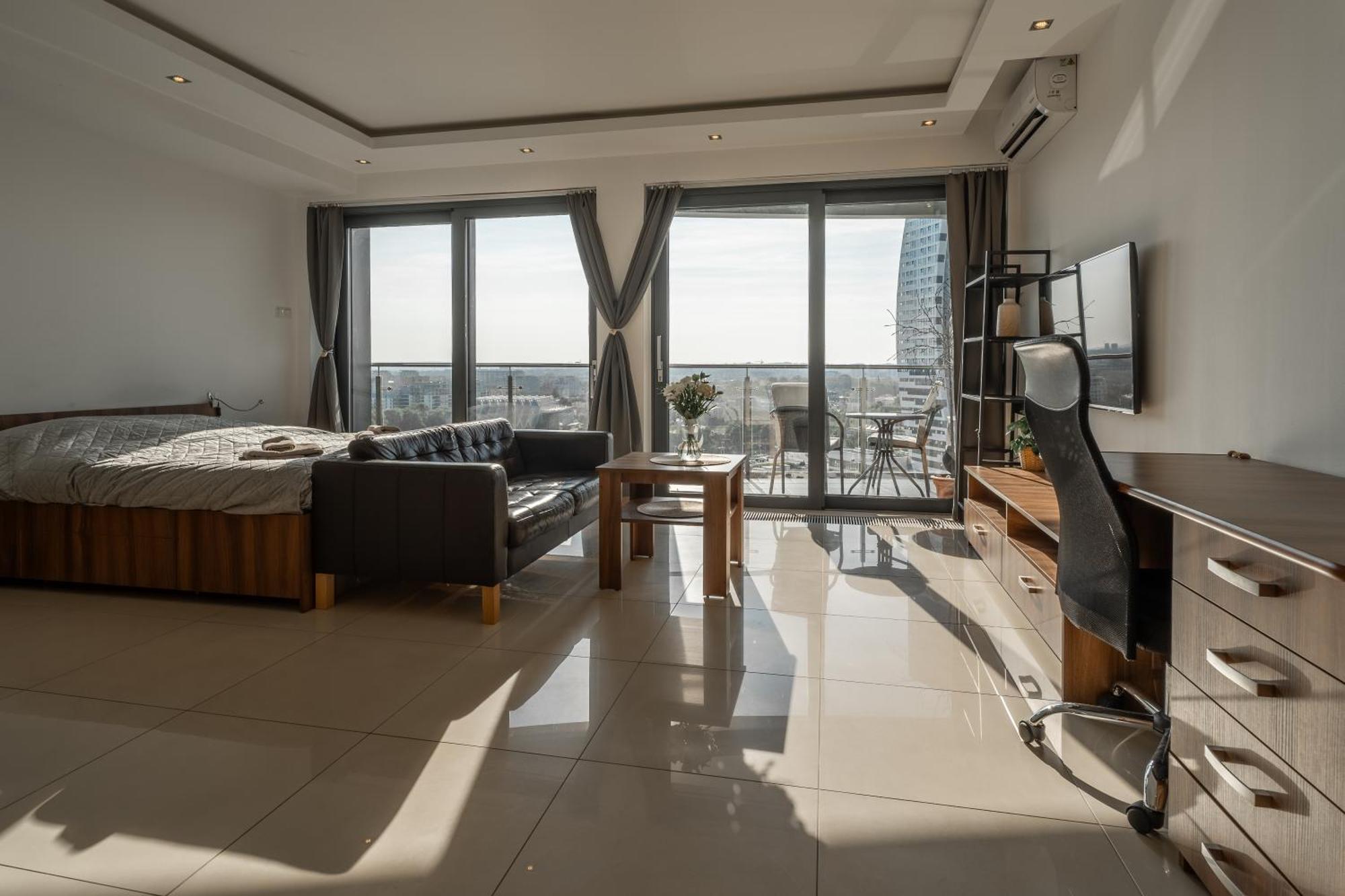 Capital Towers Premium Sunset 15th Floor & Darmowy Parking Podziemny Apartment Rzeszow