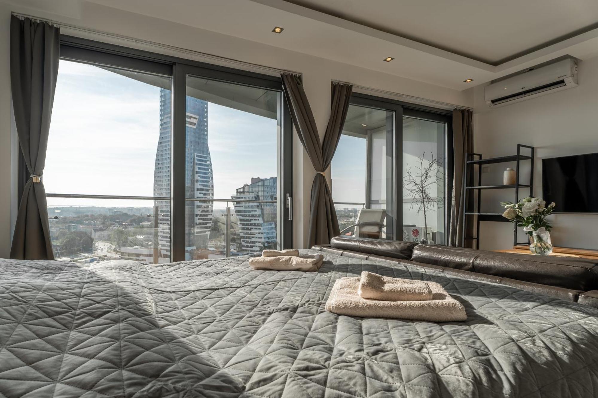 Capital Towers Premium Sunset 15th Floor & Darmowy Parking Podziemny Apartment *